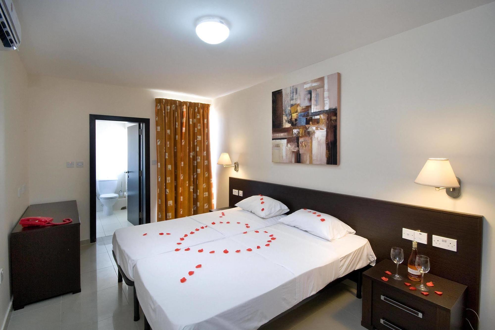 Bayview Hotel&apartamentos Hotel 3*